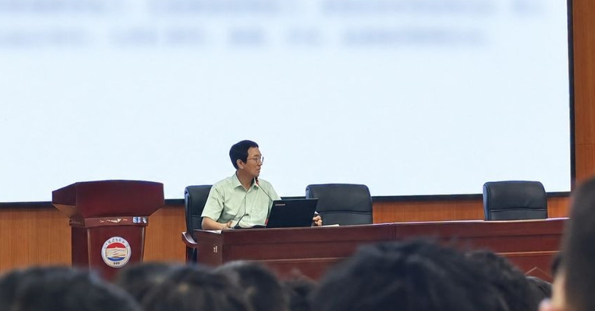 Trường THPT quy định cả học kỳ chỉ được đi vệ sinh 1 lần trong giờ học
