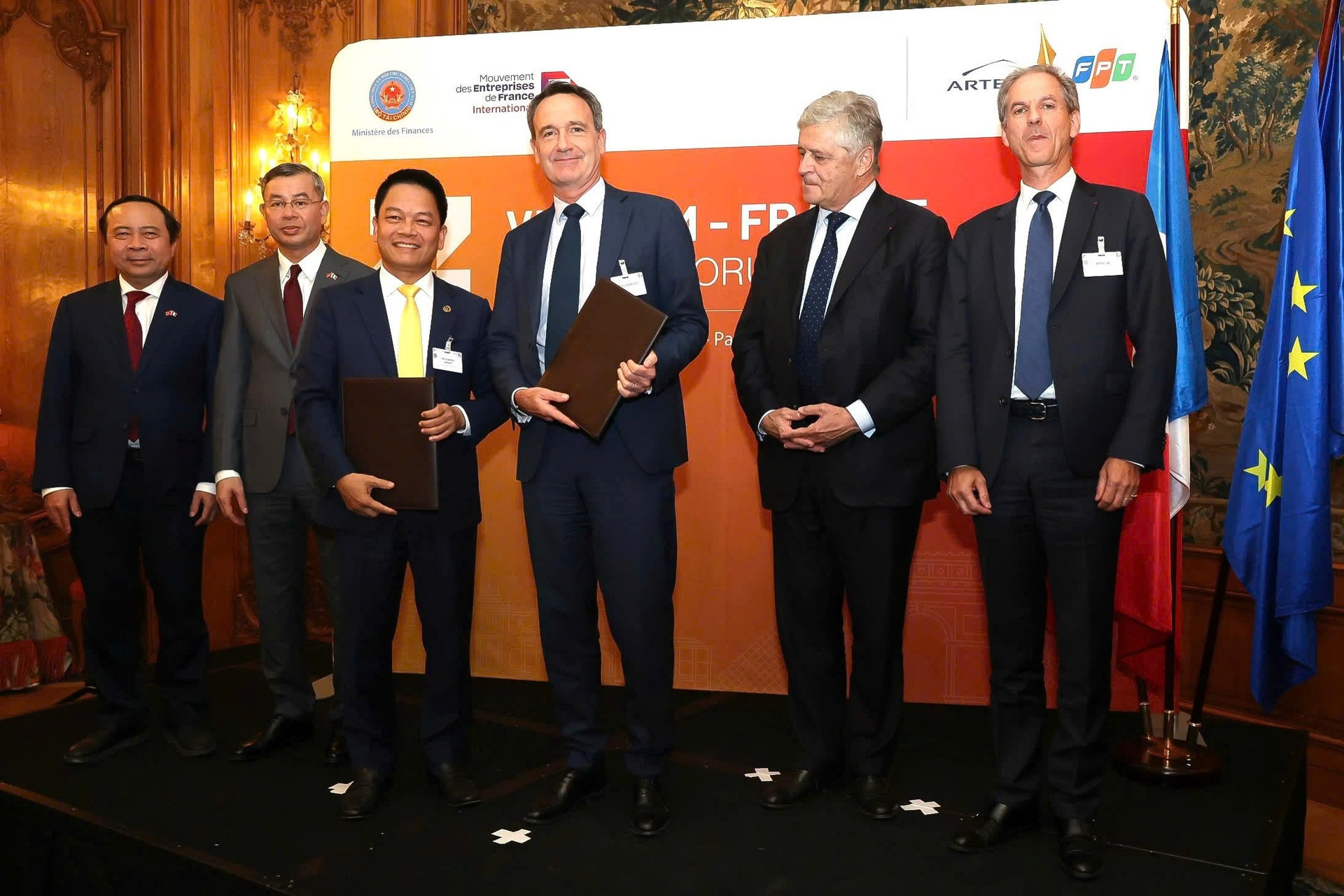 T&T Group và TotalEnergies tìm cơ hội đầu tư dự án LNG Long Sơn
