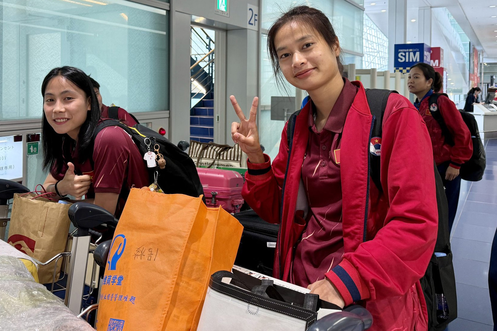 Tuyển nữ Việt Nam đổ bộ tới Nhật Bản, sẵn sàng cho Asiad