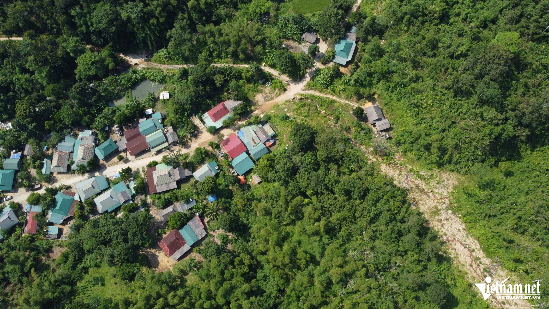 W-a1Xã miền núi Thanh Hóa dựng lán tạm.jpg