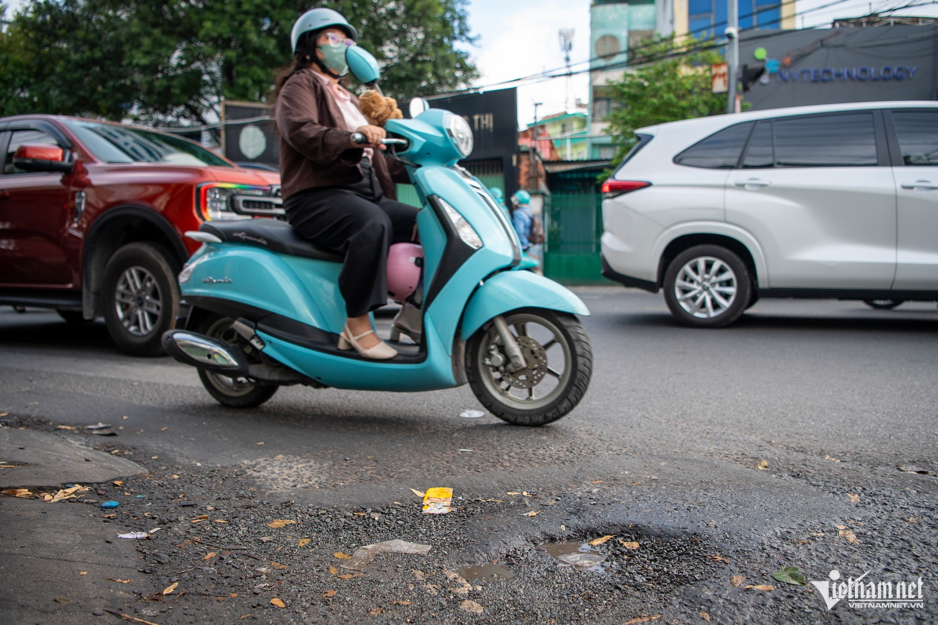 W-Đường Ung Văn Khiêm   Tuấn Hùng 50.jpg