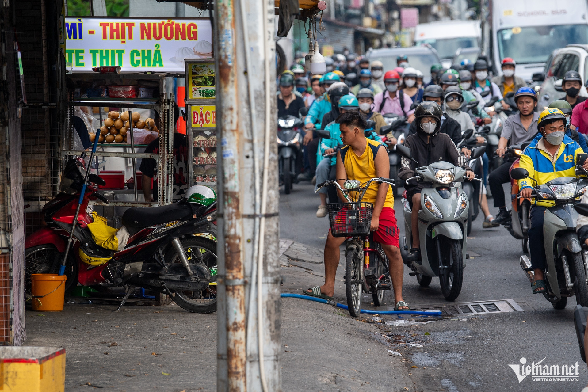 W-Đường Ung Văn Khiêm   Tuấn Hùng 51.jpg