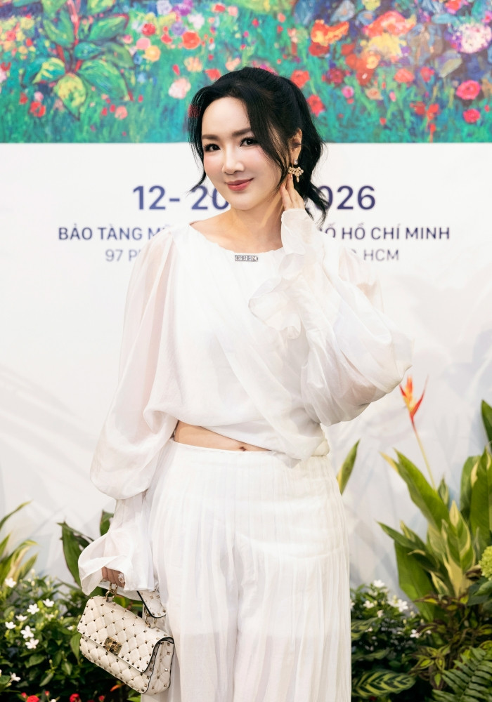 https://static-images.vnncdn.net/vps_images_publish/000001/000003/2026/9/12/batch-0120dmc-exhibition-1789.jpg