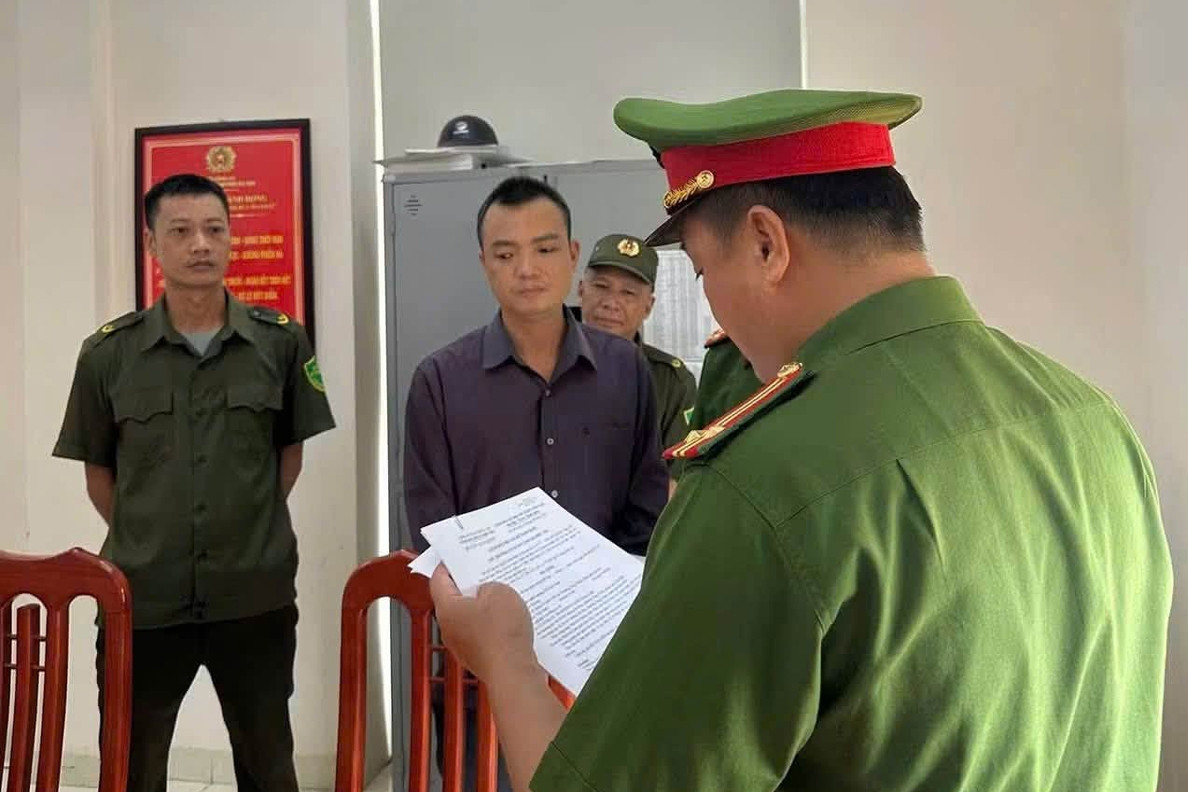 Đập phá ô tô đỗ gần nhà, người đàn ông ở Hà Nội nhận kết đắng