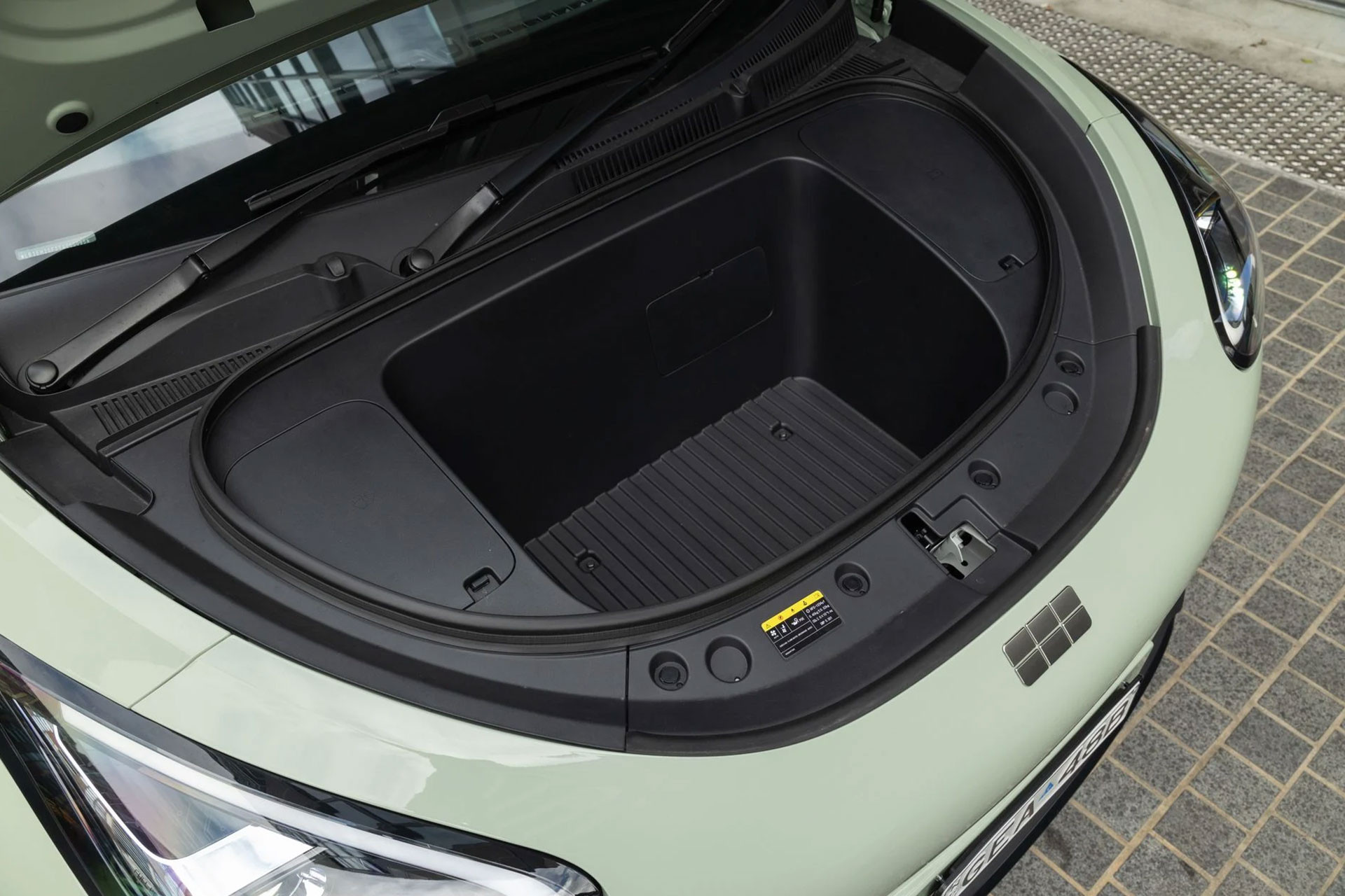 https://static-images.vnncdn.net/vps_images_publish/000001/000003/2026/9/12/geely-ex2-7-2001.jpg