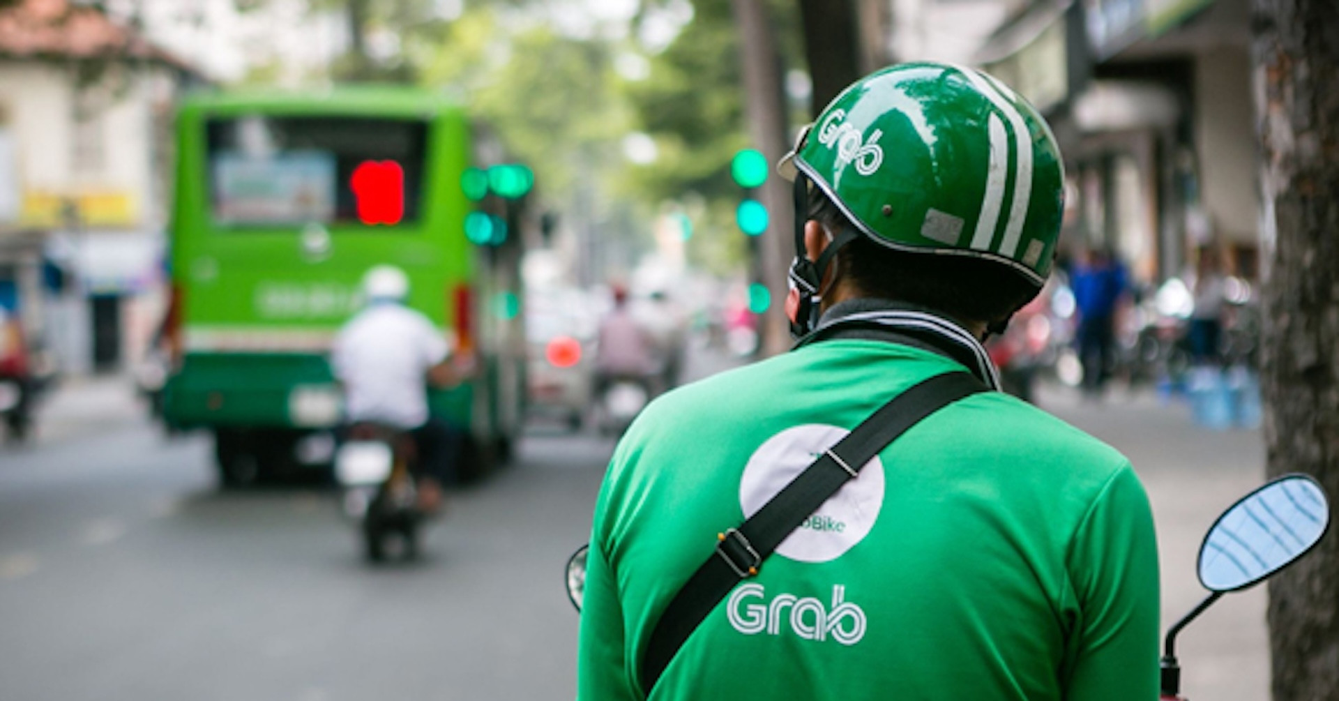 Giữa làn sóng kêu gọi tắt app, nhiều tài xế Grab vẫn chạy xe nhưng gặp đơn ảo