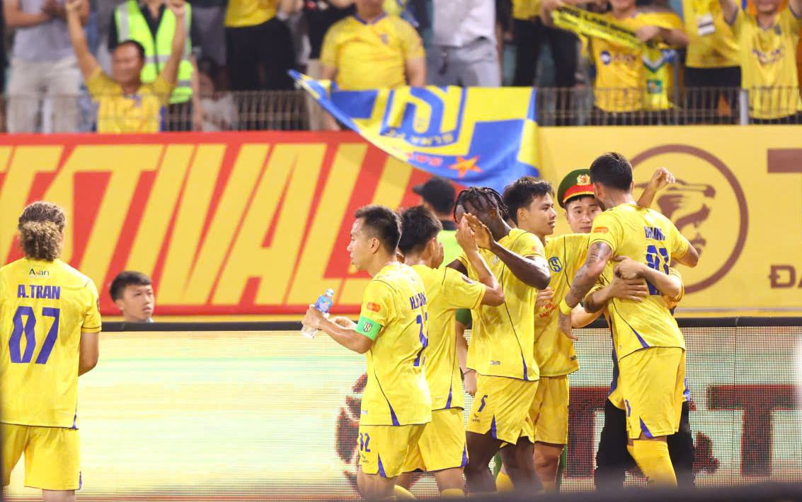 ha noi vs slna 2.jpg