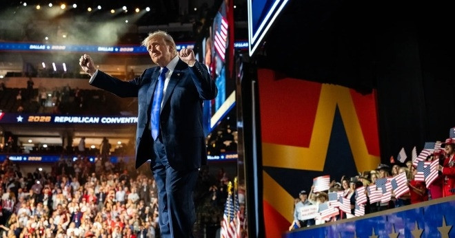 Ông Trump và Bộ trưởng Thương mại Mỹ làm rõ việc tặng 5.000 USD cho người dân