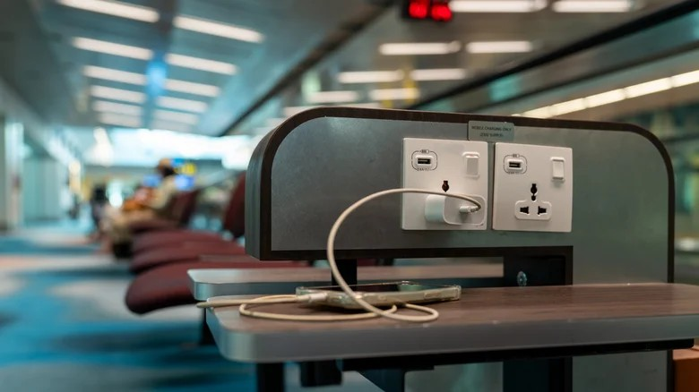 sạc usb shutterstock