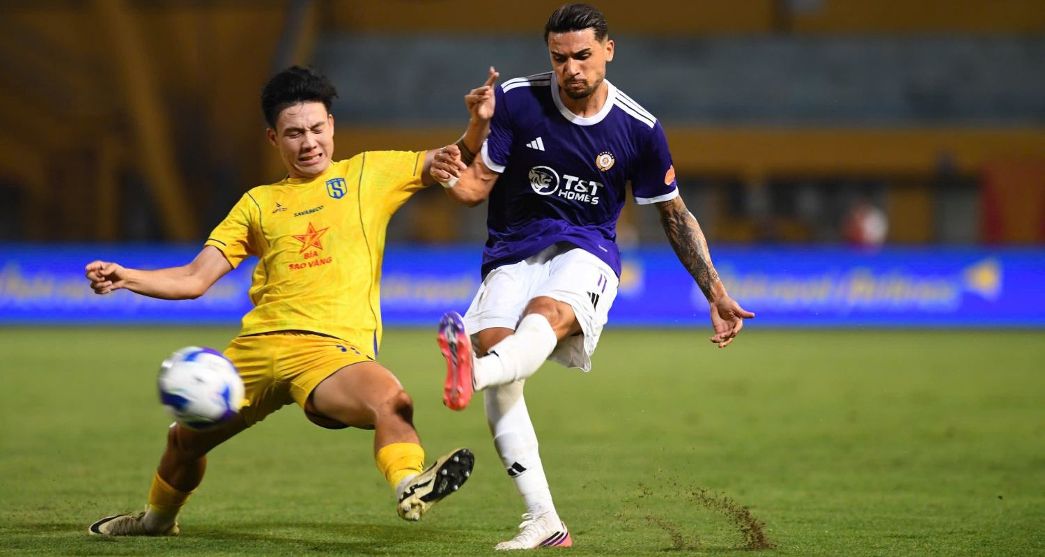 Trực tiếp bóng đá Hà Nội 0-2 SLNA: Cựu cầu thủ Ngoại hạng Anh phản lưới