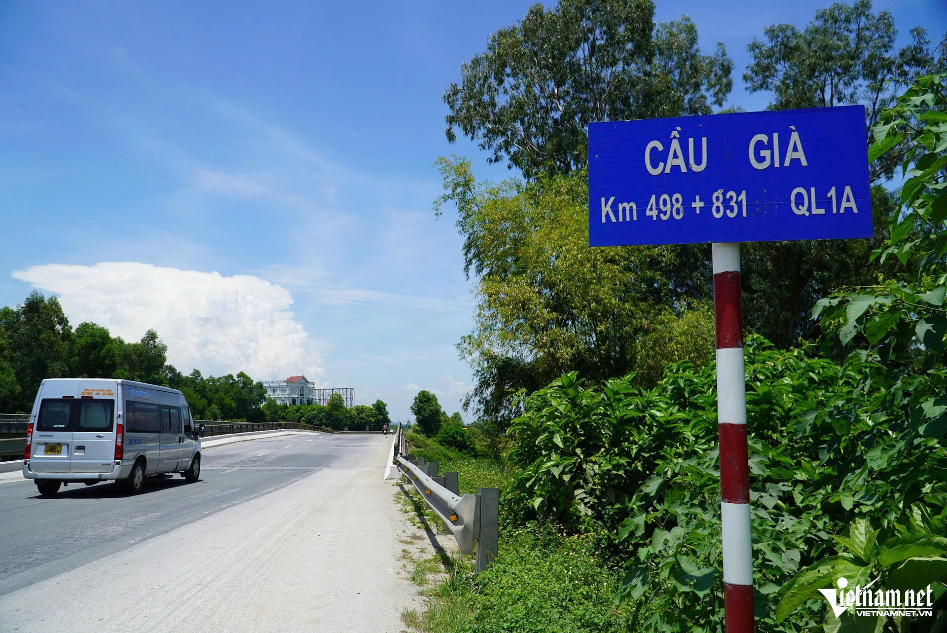 W-a cầu già.jpg