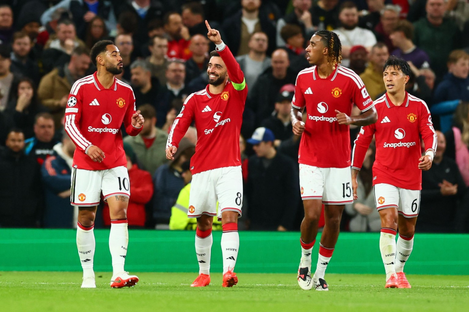 www_thesun_co_uk bruno fernandes manchester united scores 1107199419.jpg