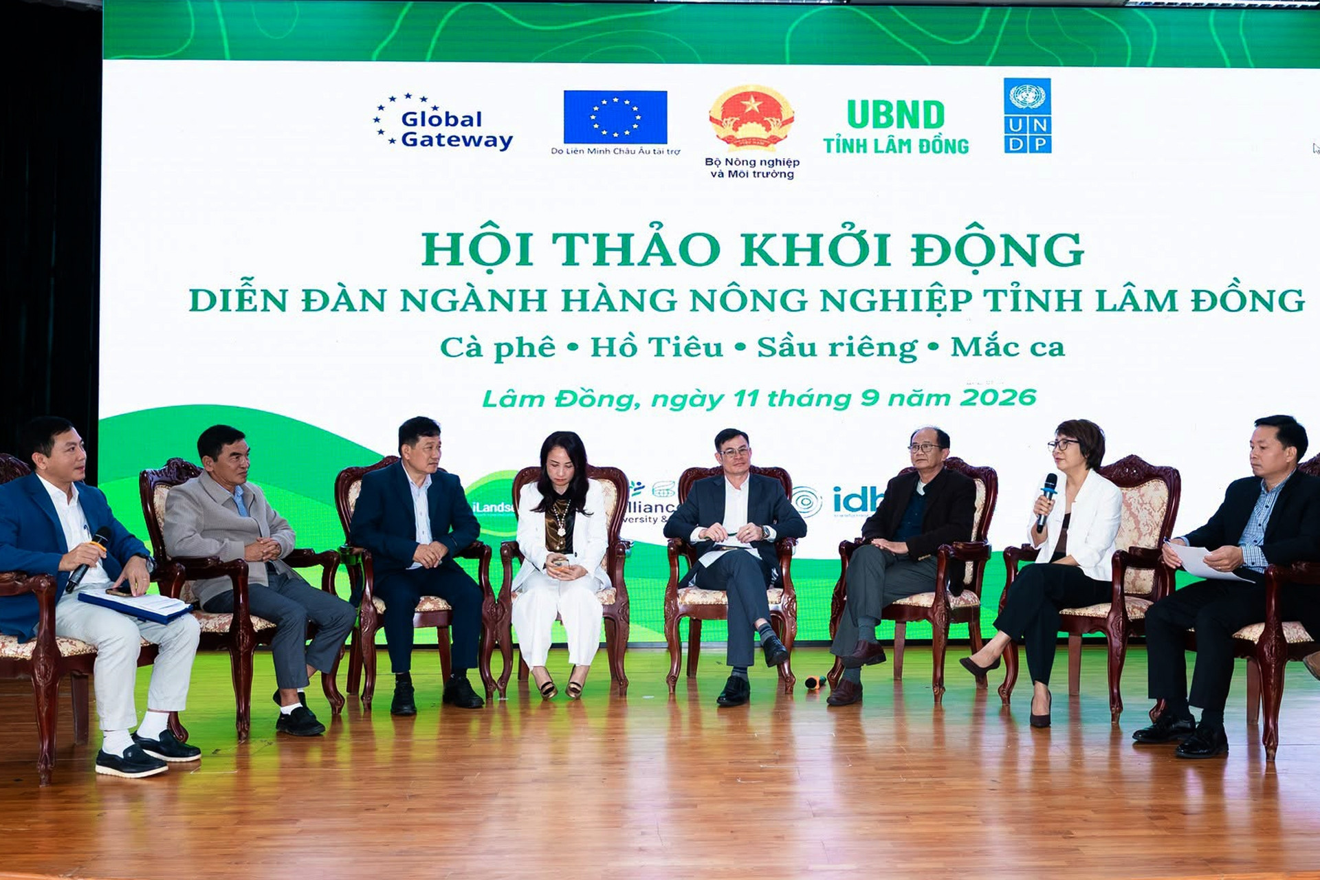 Chú trọng lợi ích của các nhóm hạn chế về khả năng tiếp cận thông tin