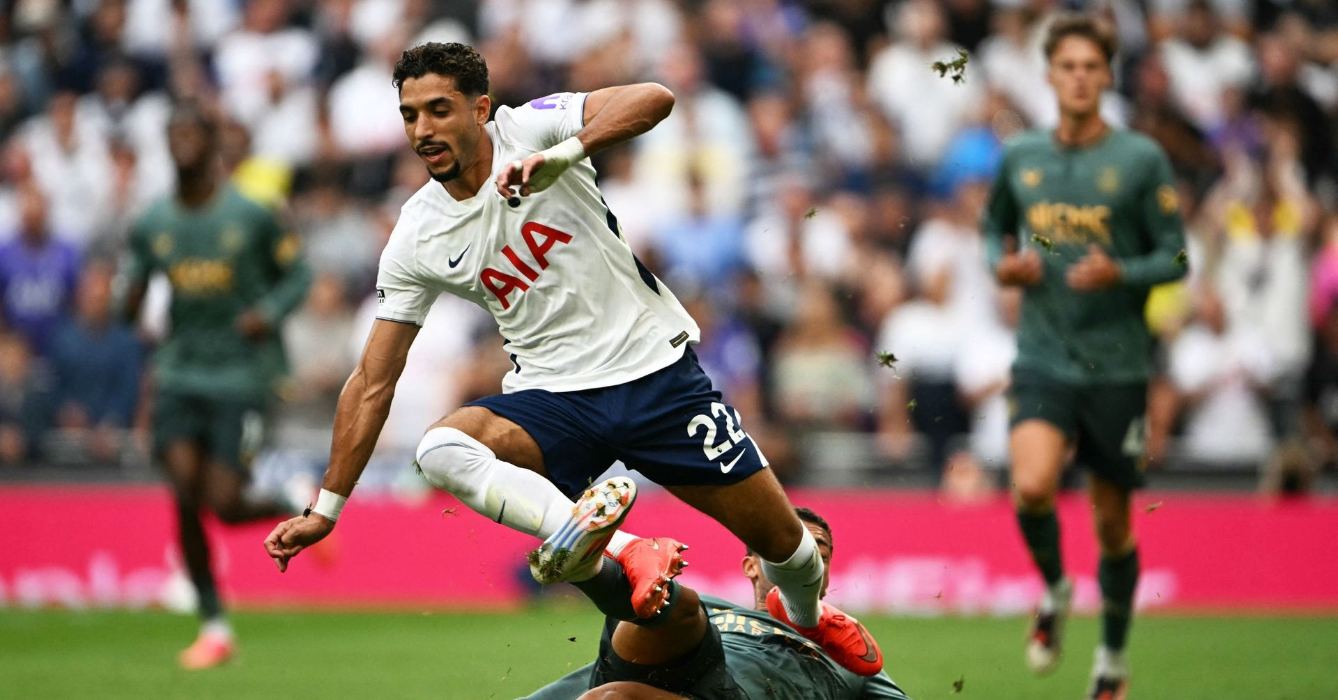Đầu tư cả &amp;apos;núi tiền&amp;apos;, Tottenham vẫn chưa biết thắng