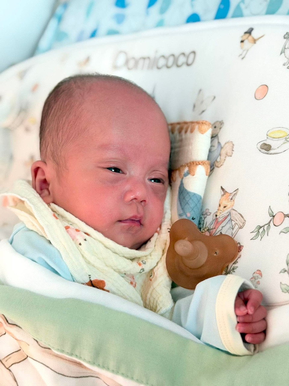 Em bé1.jpeg