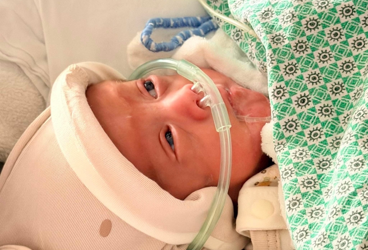 Khóc nghẹn trong phòng mổ, người mẹ trẻ đón con chào đời sau bao lần thót tim