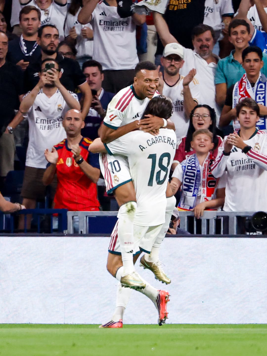 https://static-images.vnncdn.net/vps_images_publish/000001/000003/2026/9/13/mbappe-real-madrid-217.jpeg