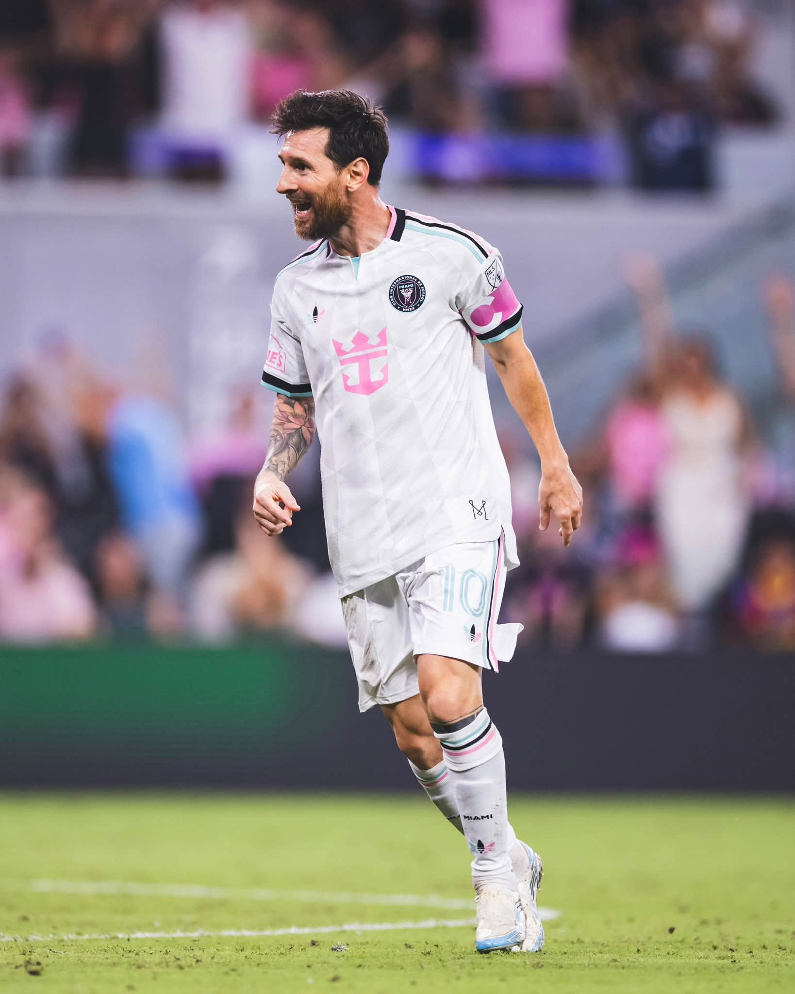 https://static-images.vnncdn.net/vps_images_publish/000001/000003/2026/9/13/messi-inter-miami-453.jpg