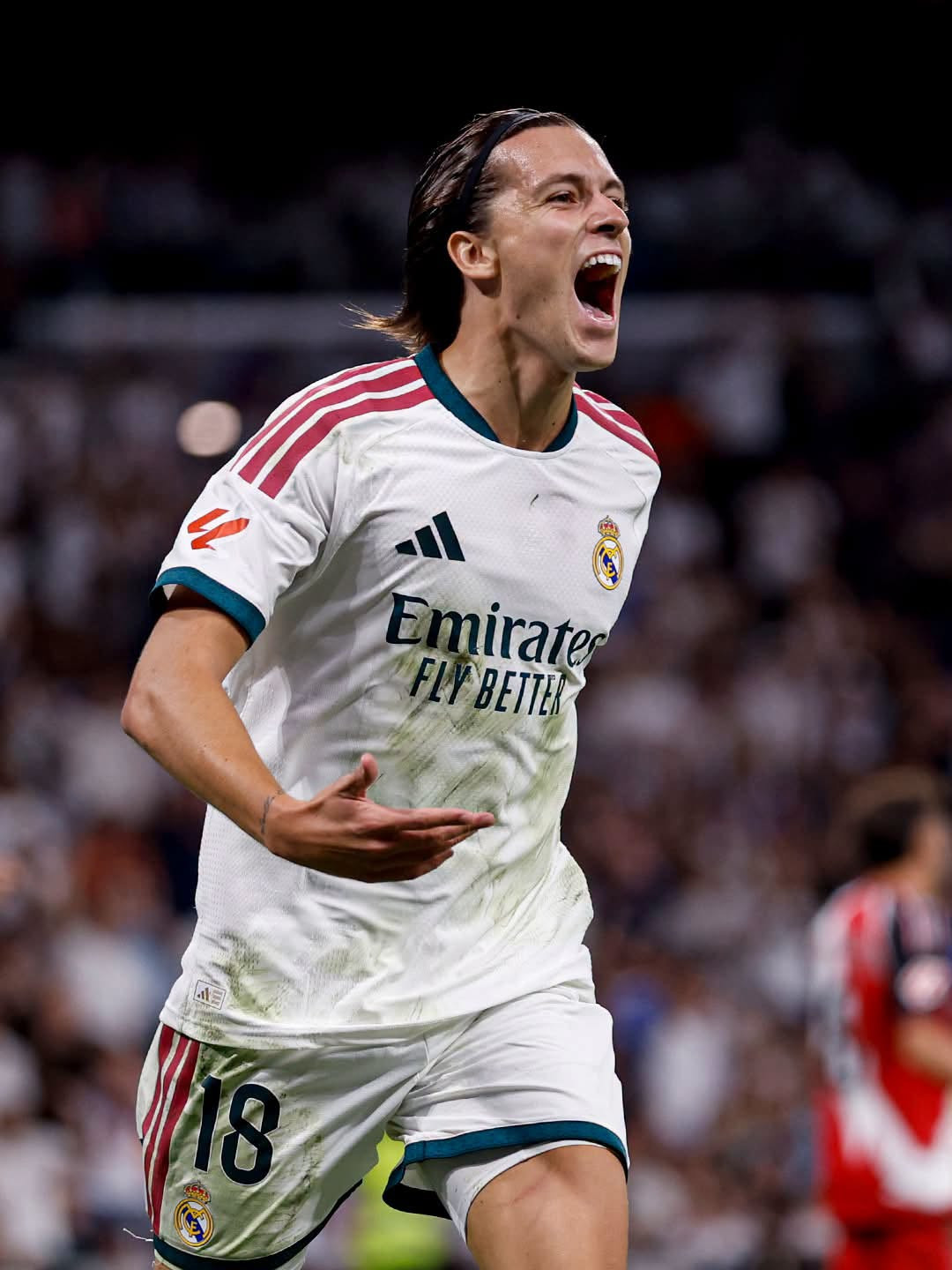 https://static-images.vnncdn.net/vps_images_publish/000001/000003/2026/9/13/real-madrid-218.jpeg