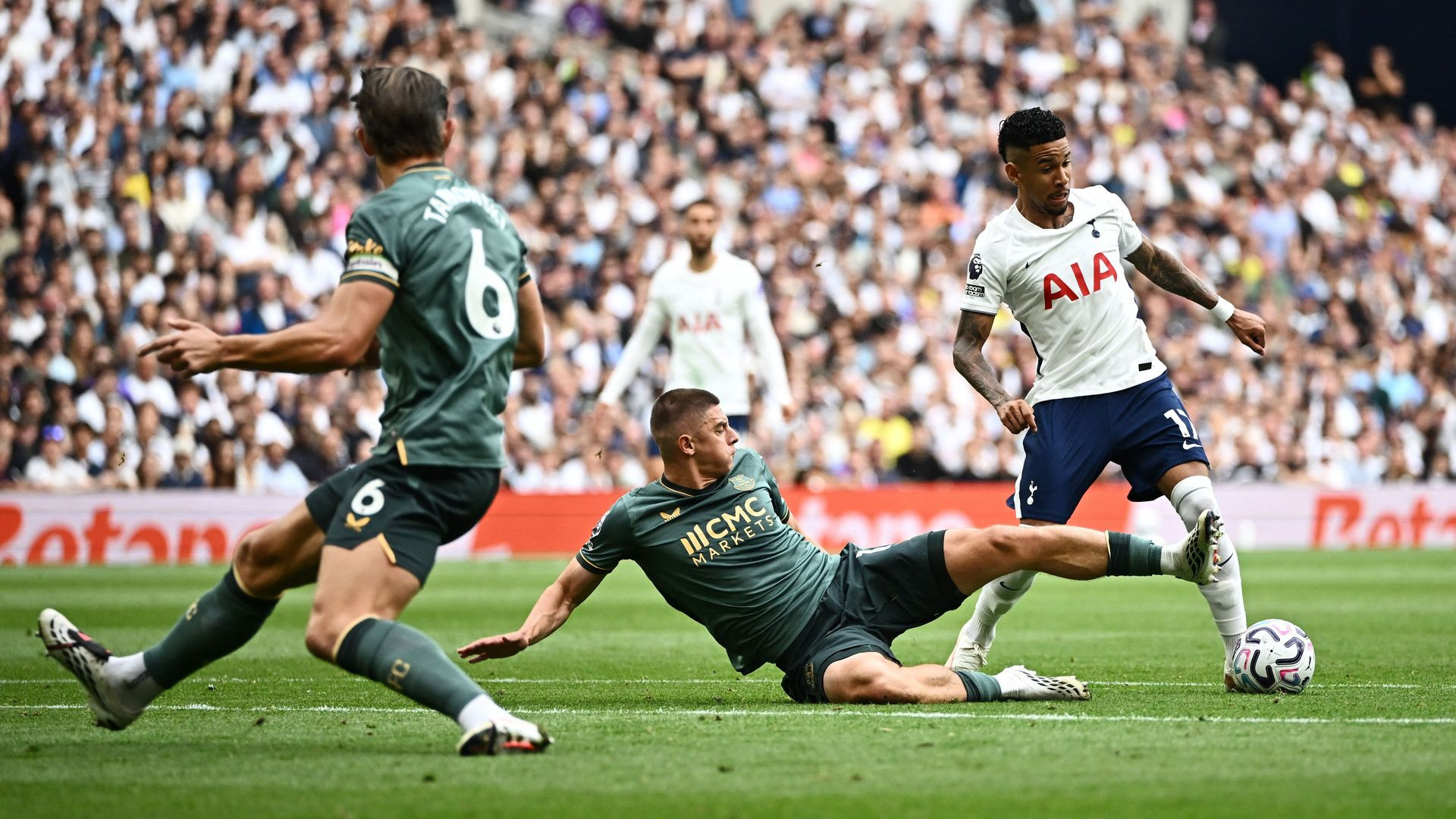 resources_premierleague_pulselive_com 2026 09 12T181818Z_1570850550_UP1EM9C1EUHRM_RTRMADP_3_SOCCER ENGLAND TOT EVE.jpg