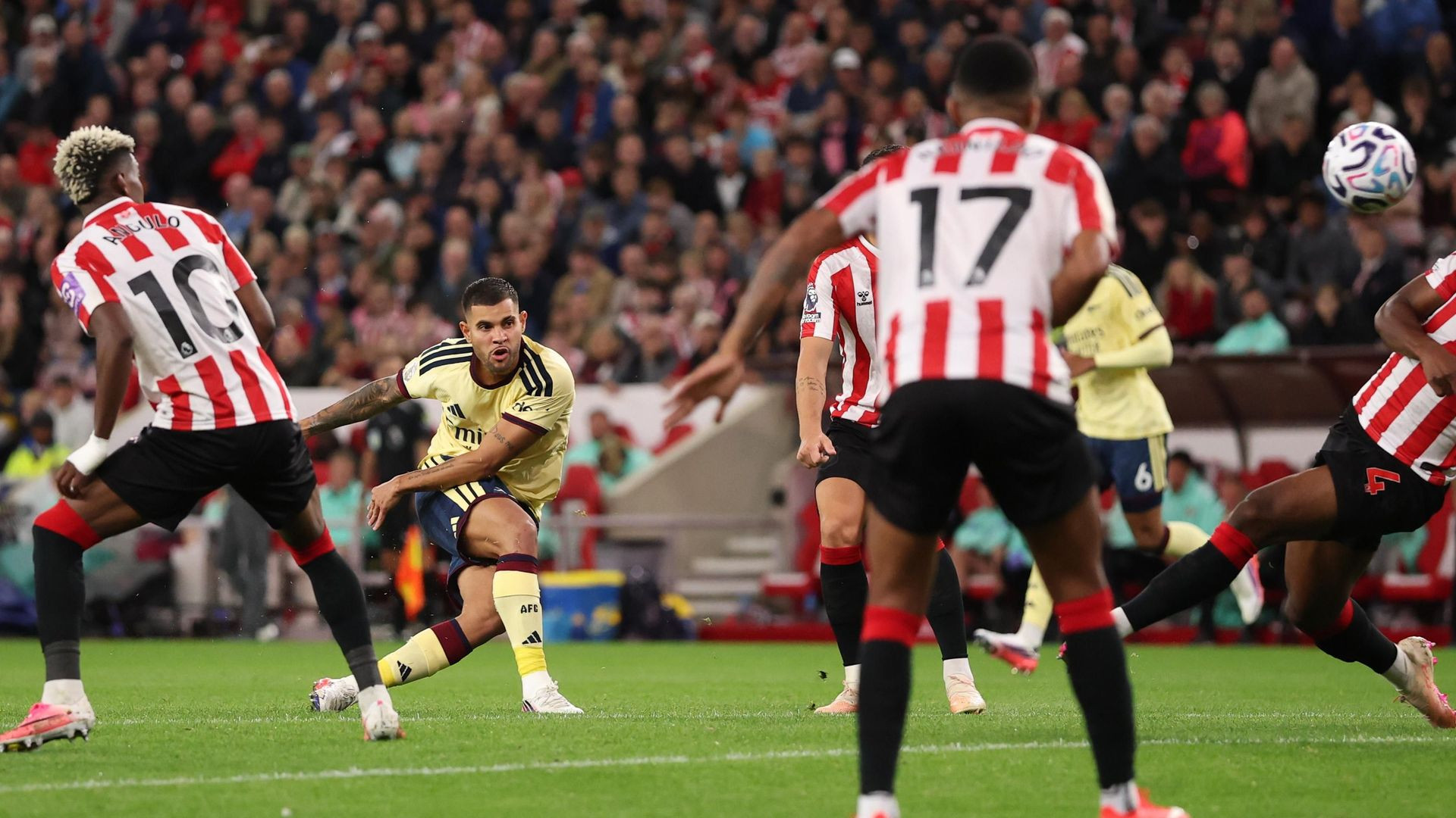 resources_premierleague_pulselive_com 2294933290 (2).jpg