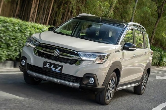 Suzuki XL7 Hybrid.jpeg