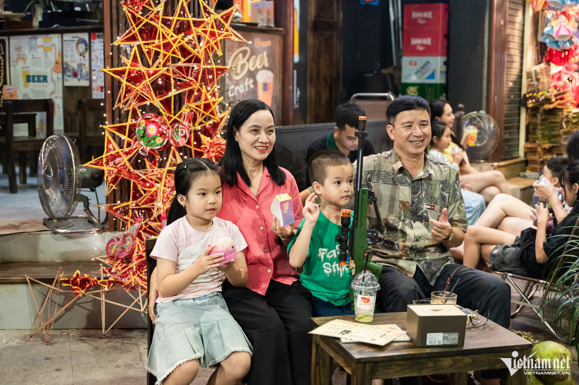 https://static-images.vnncdn.net/vps_images_publish/000001/000003/2026/9/13/w-trung-thu-2-2221.jpg