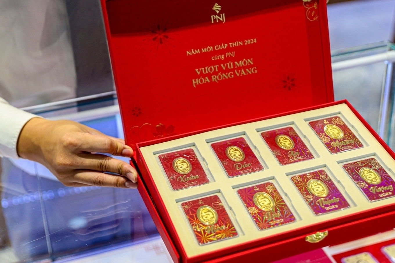 Giá vàng hôm nay 15/9/2026: Giảm 300 nghìn/lượng, vàng SJC về sát 145 triệu