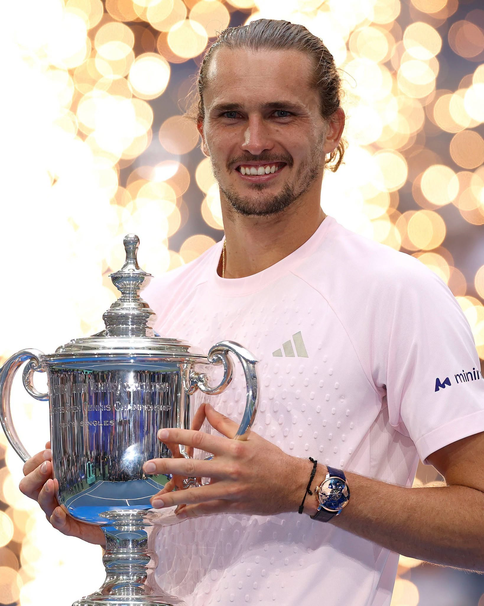 https://static-images.vnncdn.net/vps_images_publish/000001/000003/2026/9/14/alexander-zverev-3-142.jpeg