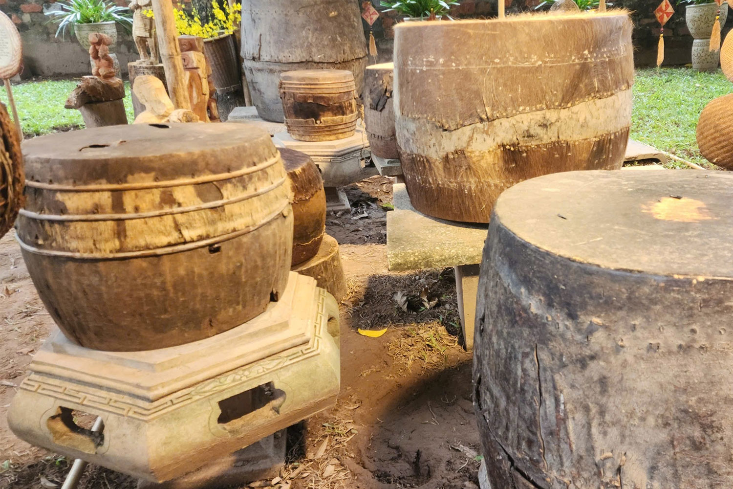 Bí ẩn chiếc trống 'xỏ tai' thấu hiểu lòng người