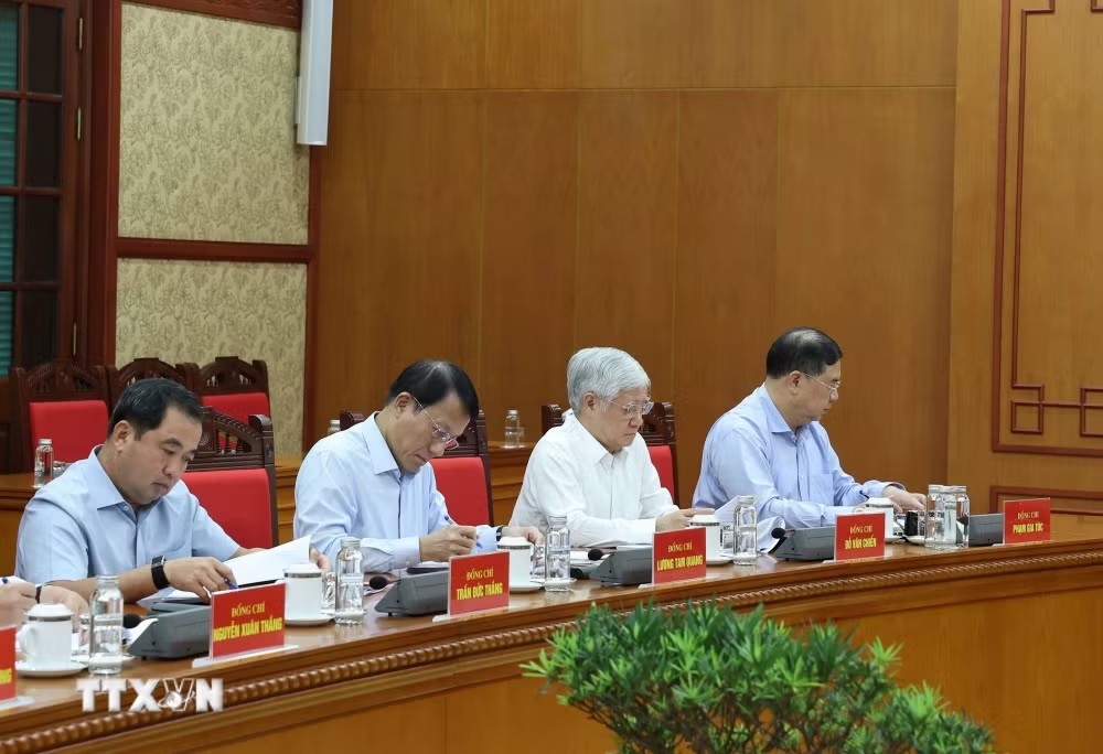 ttxvn-tong-bi-thu-chu-tich-nuoc-to-lam-lam-viec-voi-ban-chinh-sach-chien-luoc-trung-uong-2.jpg