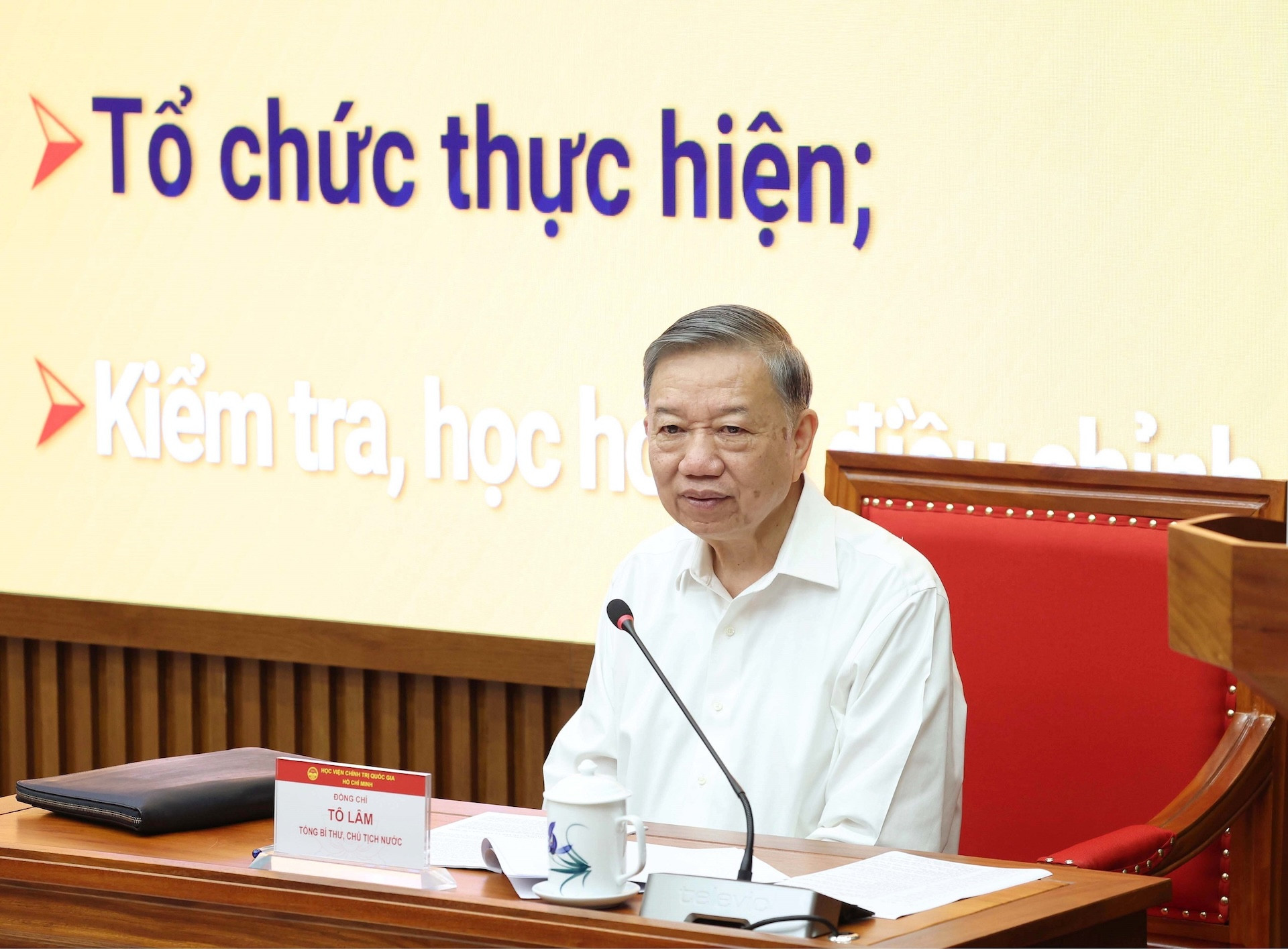 vnapotaltongbithuchutichnuoctruyendatchuyendevelanhdaochienluoctrongkynguyenmoichocacuyvientrunguongdang9023468 17893675366401033346063.jpg