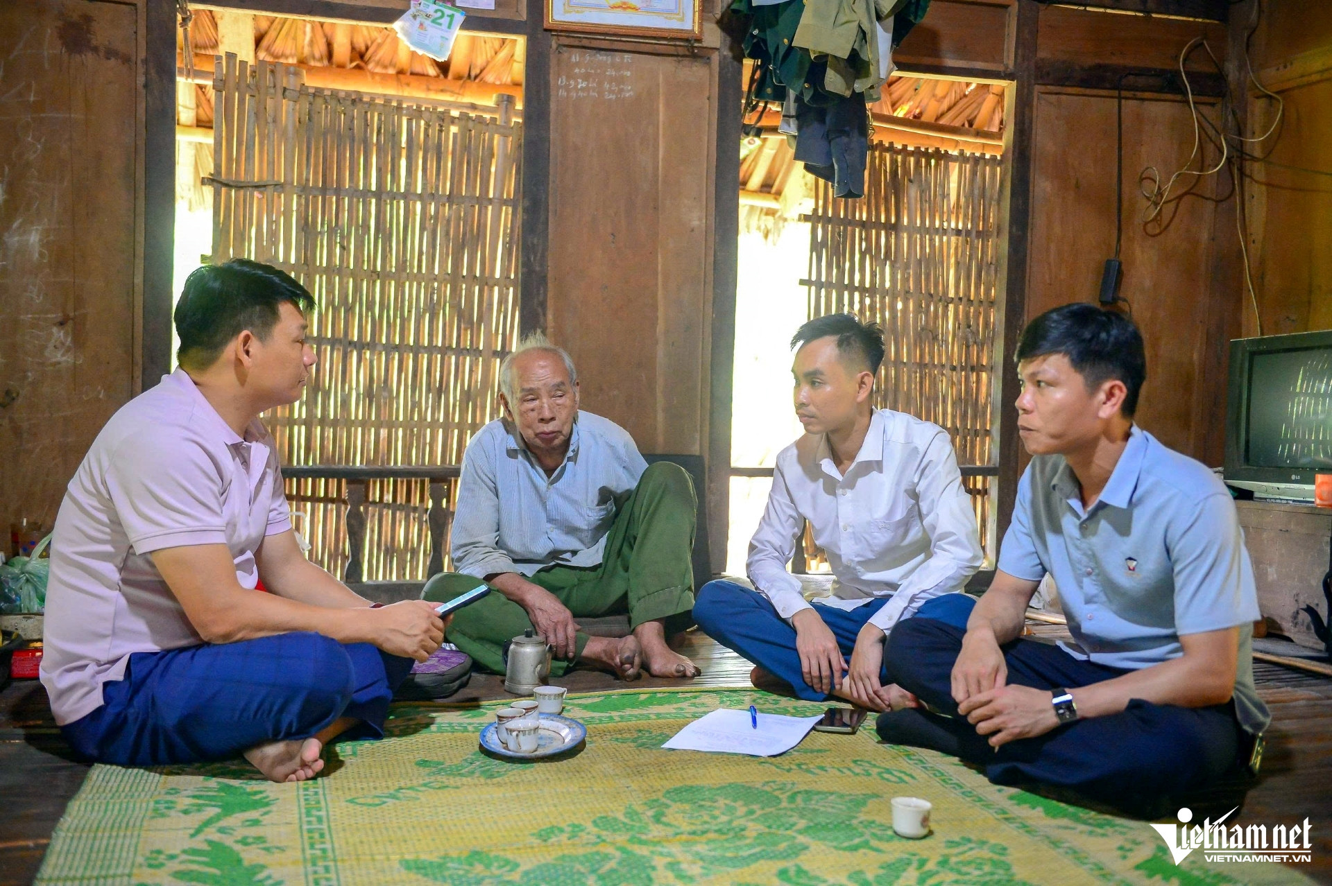 W-B1Mang kiến thức thay đổi bản làng.jpg