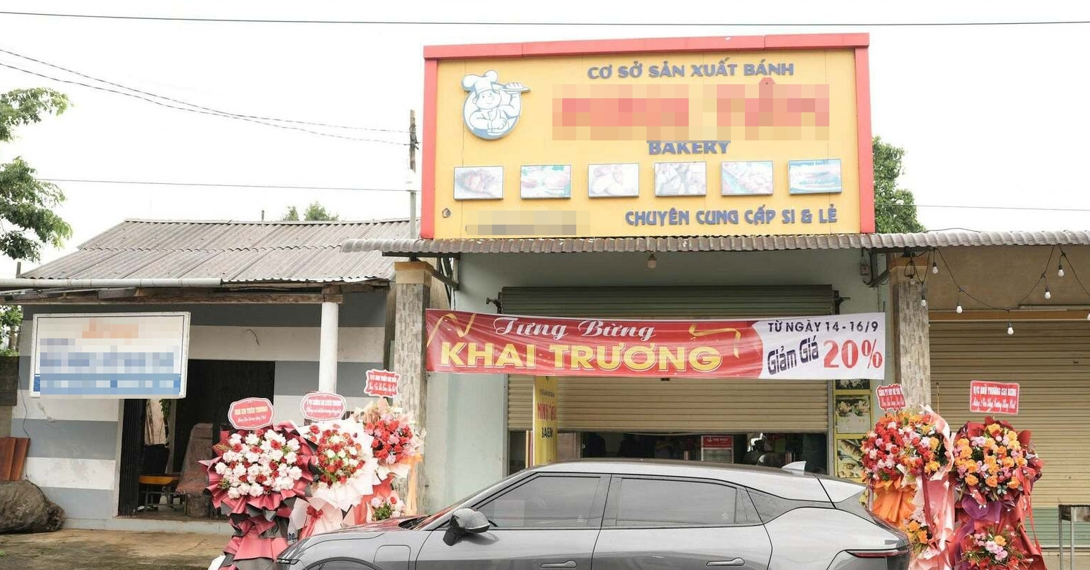 42 người có triệu chứng bất thường sau khi ăn bánh mì ở tiệm mới khai trương