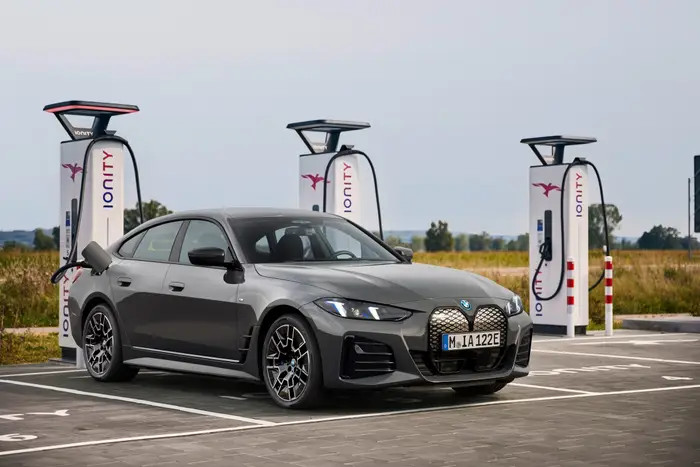BMW i4.webp