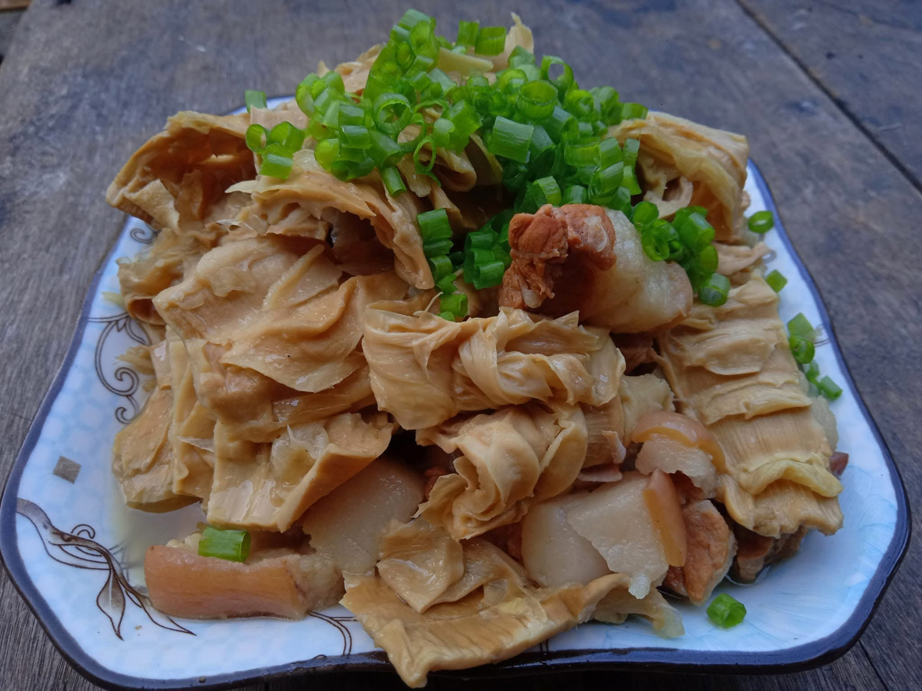 dung ma thi 0.jpg