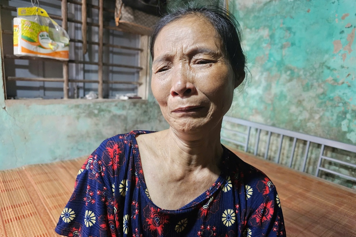 Mẹ mắc bệnh nặng, lo con trai mang di chứng sau tai nạn không nơi nương tựa