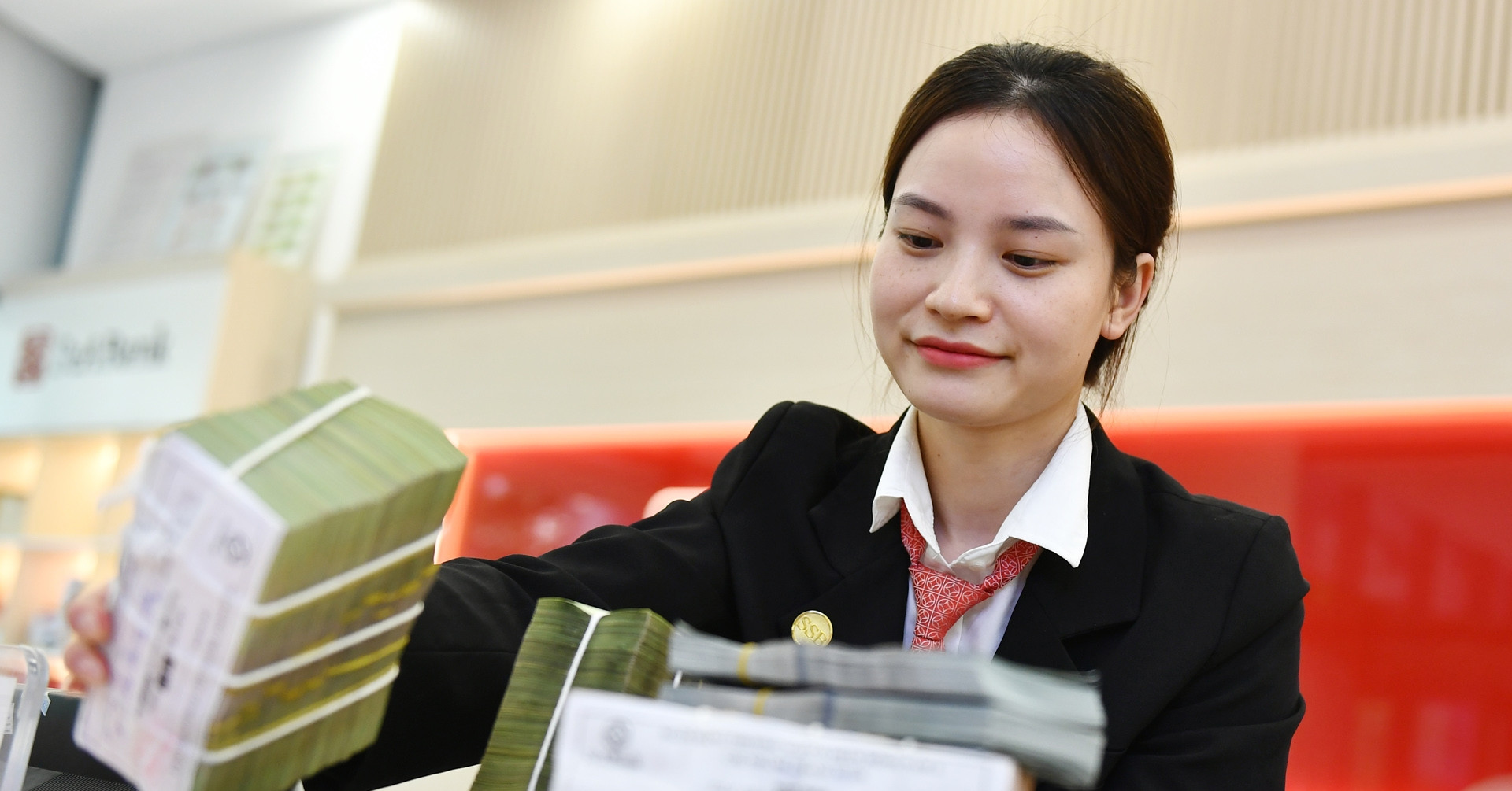 Lãi suất ngân hàng hôm nay 15/9/2026: Điều kiện để hưởng lãi suất từ 8%/năm