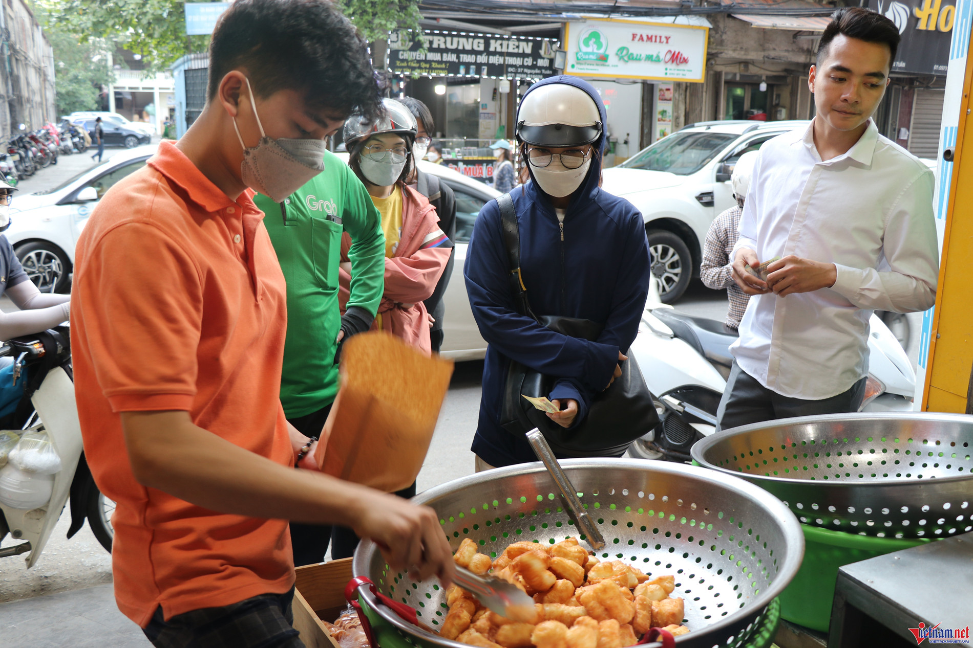 https://static-images.vnncdn.net/vps_images_publish/000001/000003/2026/9/15/quay-dui-ga-mai-anh-1037.jpg
