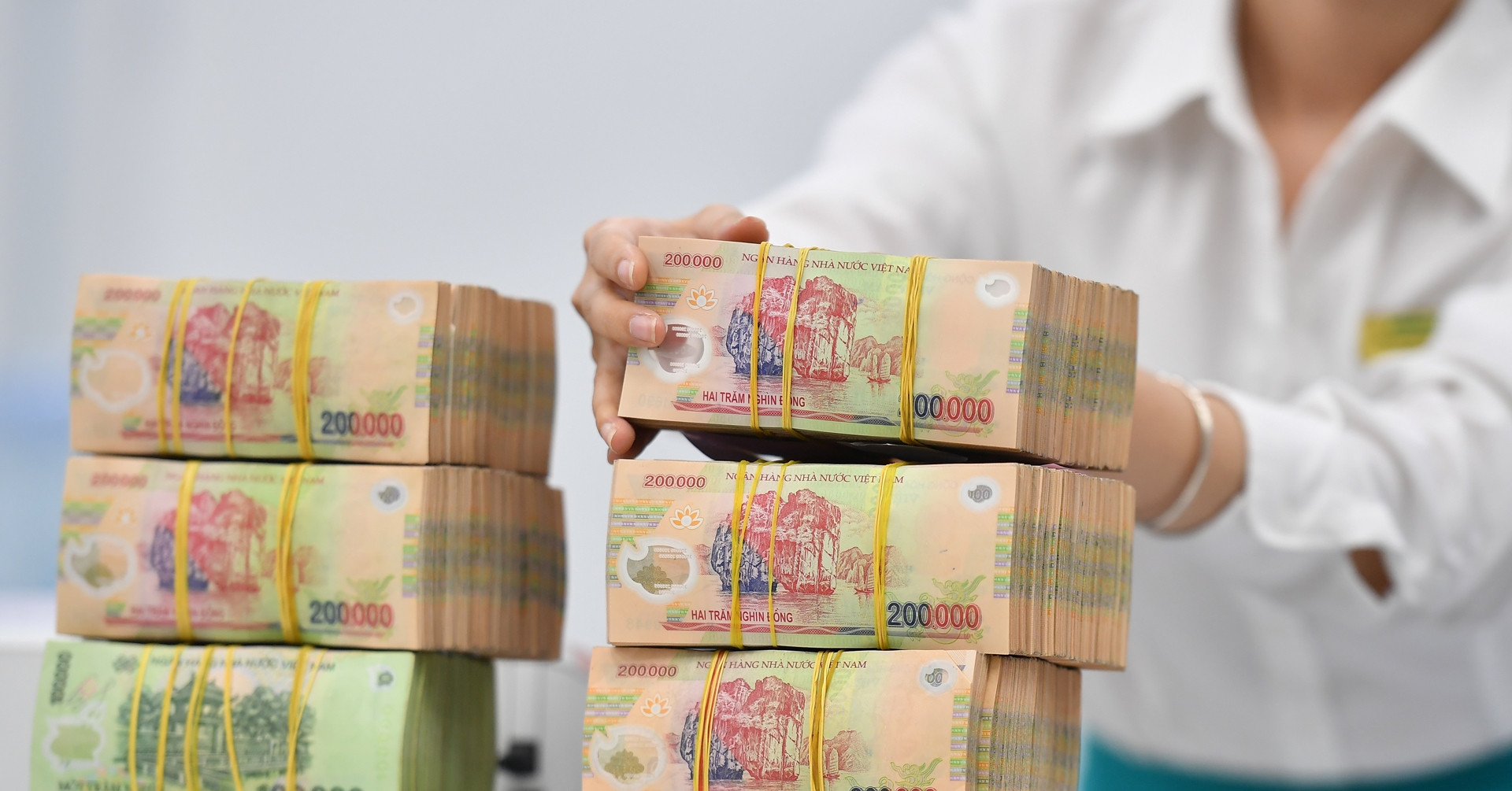 Lý do khiến lãi suất ngân hàng khó giảm