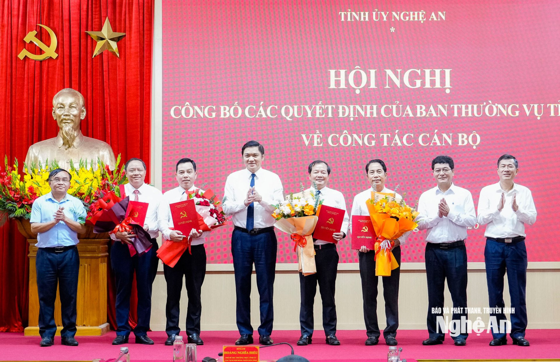 a báo nghệ An.jpg