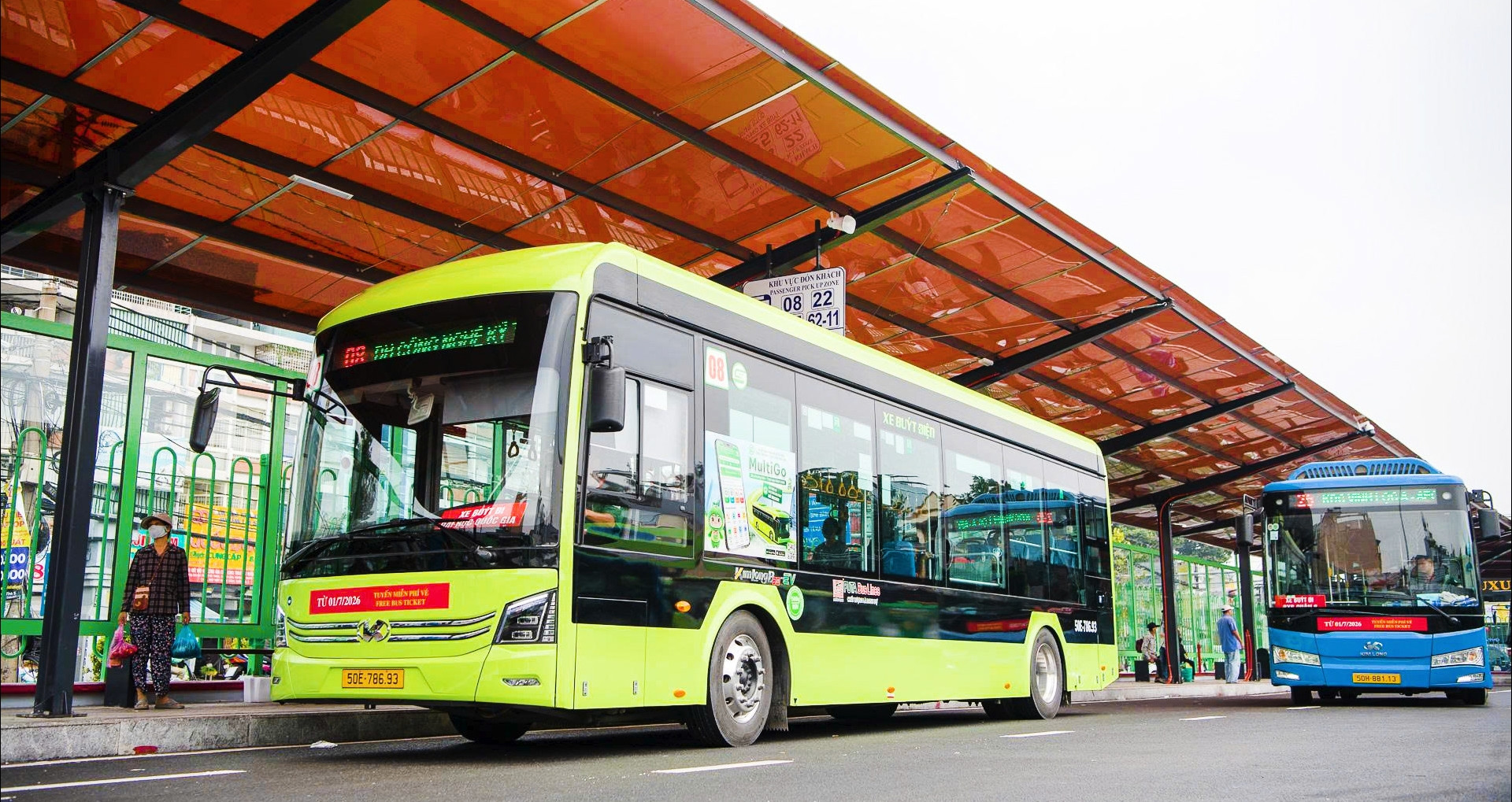 Bến xe buýt tại TPHCM ‘lột xác’, hành khách phấn khởi với loạt tiện ích mới
