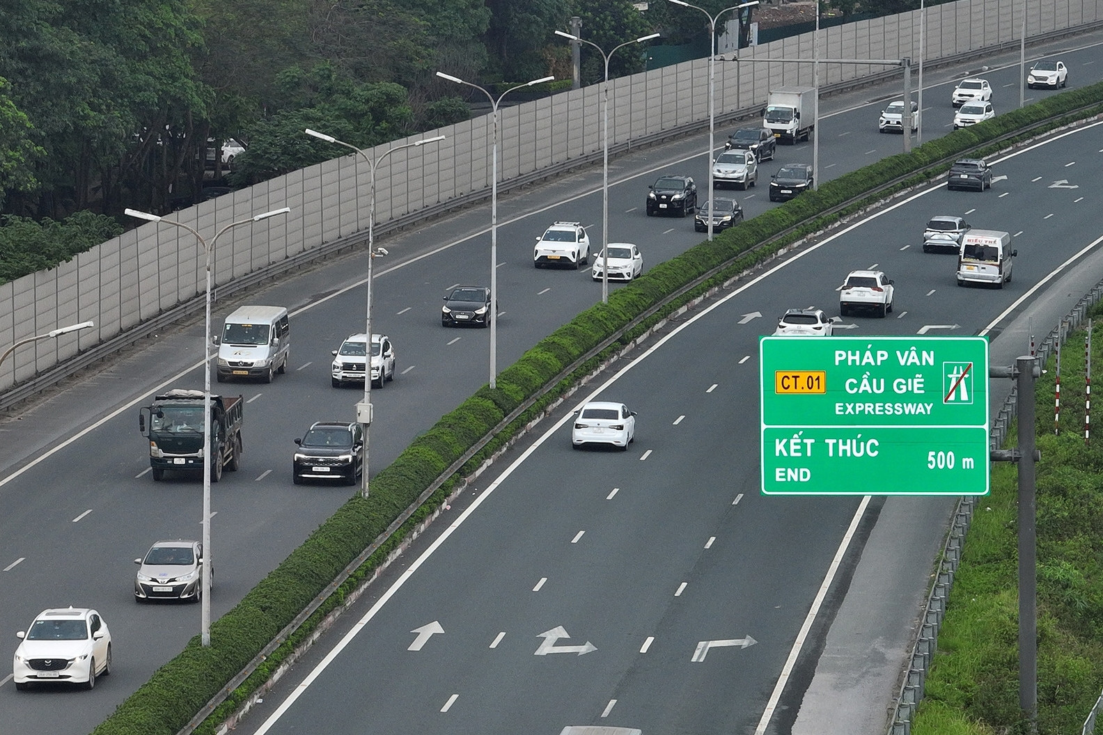 'Cú quay xe' đáng hoan nghênh trên cao tốc
