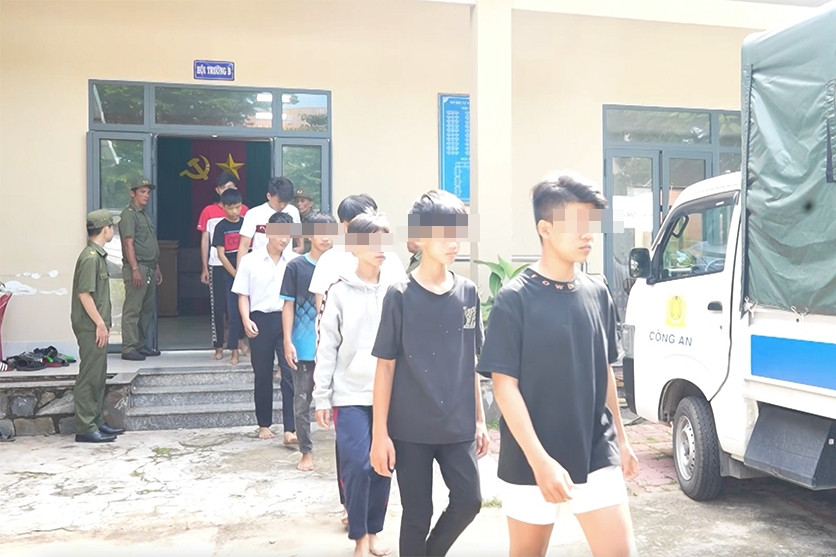 Hàng chục 'quái xế' tụ tập ở biệt thự rồi chạy xe độ chế náo loạn Vũng Tàu