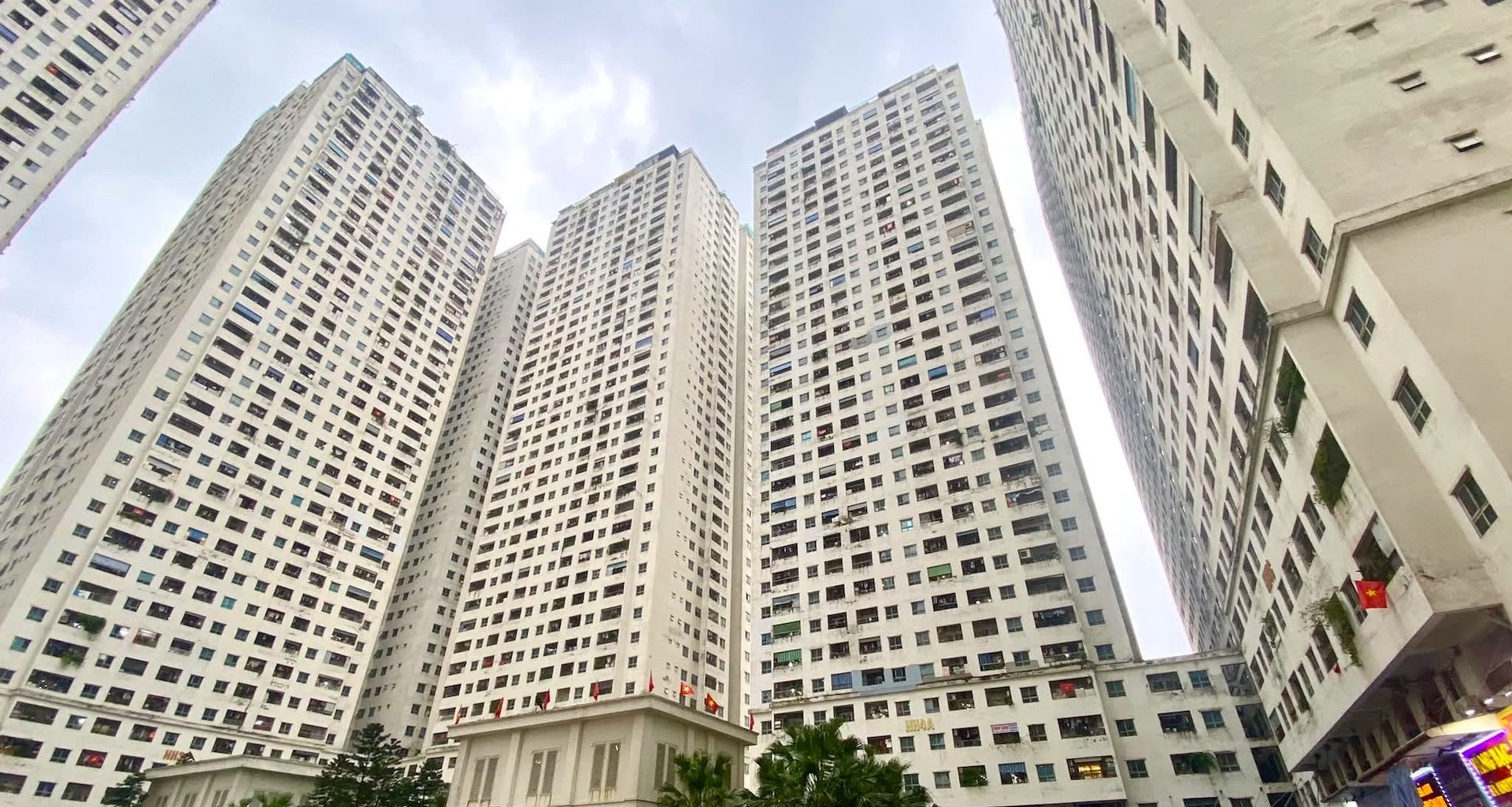 Sửa sai ở chung cư HH Linh Đàm: Phá dỡ các tầng sai phép có ổn?
