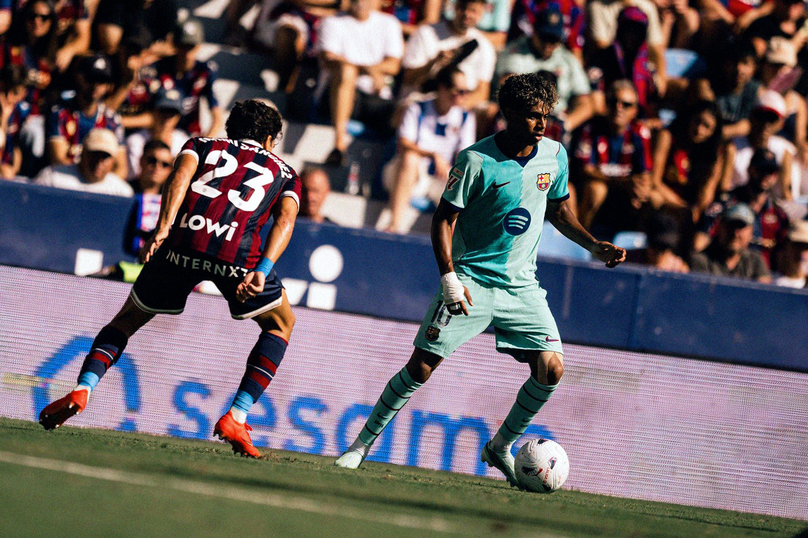 Lamine Yamal Levante Barca.jpg