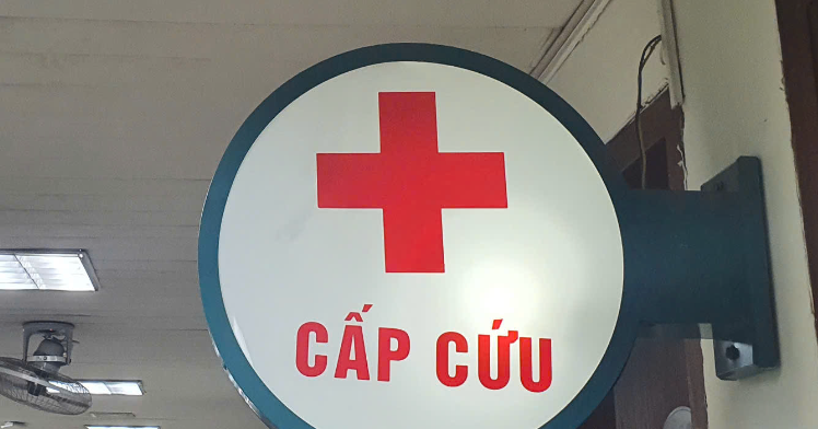 Phải đi cấp cứu sau khi nuốt 6 viên sỏi