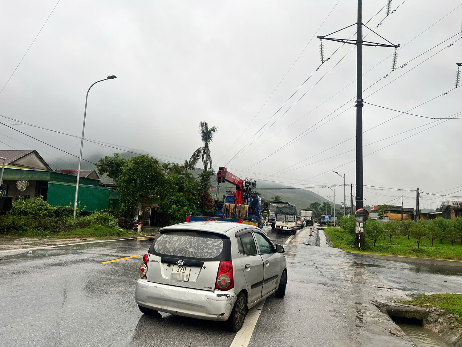 Quốc lộ 48 (1).jpg