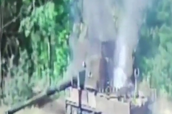 Video pháo binh và UAV của Nga bắn cháy pháo tự hành Ukraine ở Donetsk