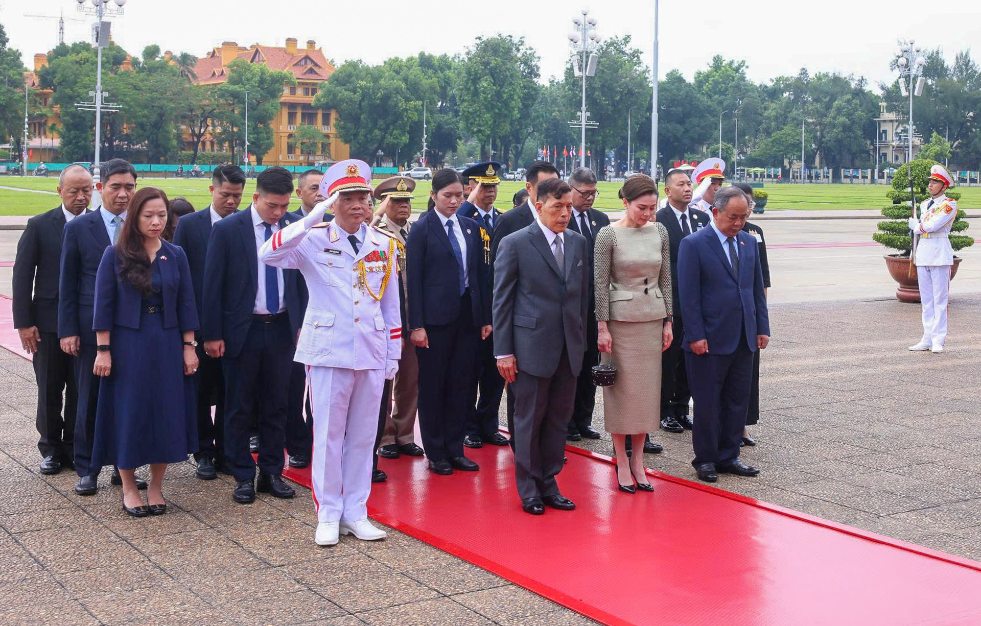 viếng lăng 4 (1).jpg